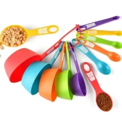 12 stk. spiseskefulde målebægersæt plastik PP gradueret måleske til konditori køkken bageværktøj Clearance