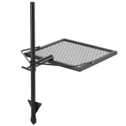 Drejelig bålgrill i kraftigt stål med justerbar madlavningsrist til åben ild. Perfekt til udendørs gril og madlavning! Clearance