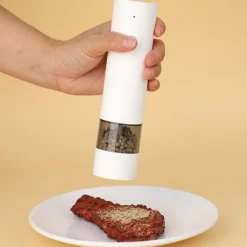 Krydderikværne>Genopladelig Elektrisk Peberkværn - USB-opladning, Keramisk Kværn, Bærbar Krydderikværn, Kompatibel med Alle Krydderier