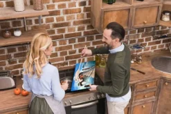 GLAS SKÆREBRÆT 52x30 LANDSKAB