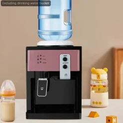 HS-09 - Bordmodel vanddispenser/vandkøler - Varm og kold - Aftageligt design - 550W opvarmning, 75W køling - PP & 304 rustfrit stål - Lyserød Clearance