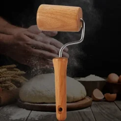 Kagerulle til wienerbrød og pizzabager i træ Køkkenredskaber