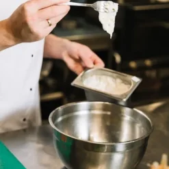 Køkkenskål i stål til blanding, piskning og servering af salater 1,3 l Online