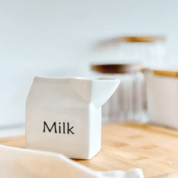 Kaffe- & Tekander>Mælkekande | NELSON | hvid med indskrift | 0,2 l | 889917