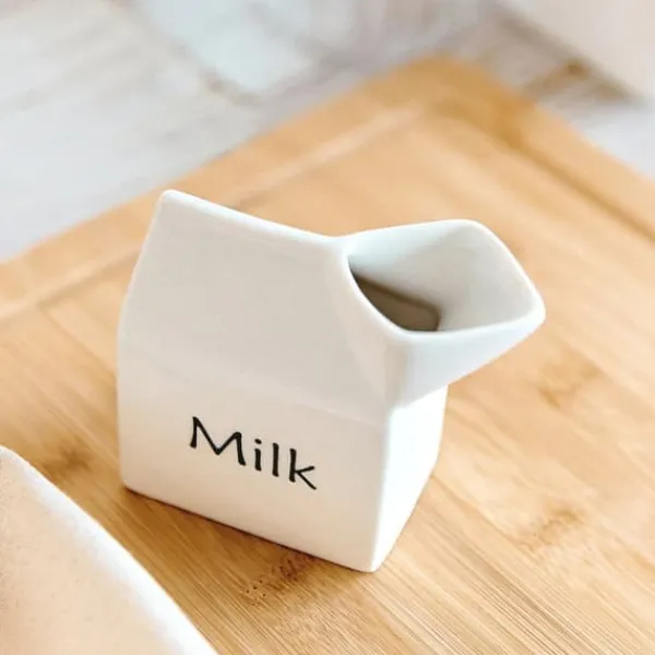 Kaffe- & Tekander>Mælkekande | NELSON | hvid med indskrift | 0,2 l | 889917