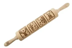 MoodForWood Trækagerulle, Graveret, 43 cm med Håndtag, Perfekt til Bagning - Vintermønster