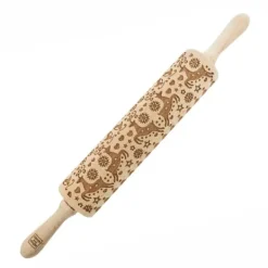 MoodForWood Trækagerulle, Graveret, 43 cm med Håndtag, Perfekt til Bagning - Rensdyrmønster Discount