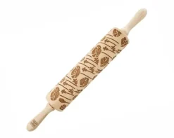 Kageruller>MoodForWood Trækagerulle, Graveret, 43 cm med Håndtag, Perfekt til Bagning - Engmønster