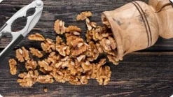 NØDDEKNÆKKER STÆRKT FAST STOFF Hot