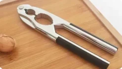 NØDDEKNÆKKER STÆRKT FAST STOFF Hot