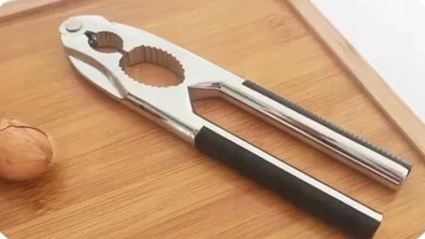 NØDDEKNÆKKER STÆRKT FAST STOFF Hot