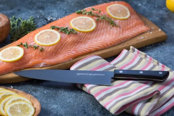 SAMURA Køkkenknive>Shadow køkkenkniv til begyndere, 3-delt knivsæt med 15 cm universalkniv, 9 cm grøntsagskniv og 21 cm kokkekniv. Fremstillet af ægte japansk stå | CDON