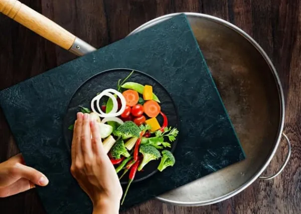 Skærebrætter>SKÆREBRÆT I GLAS 52x40 CHILI