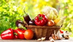 SKÆREBRÆT I GLAS 52x30 GRØNTSAGER Hot