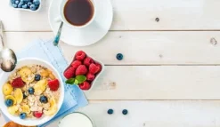 Skeer & Skovle>SKÆREBRÆT I GLAS 52x30 KAFFE