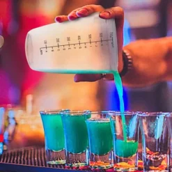 Cocktailshakers & Drinkudstyr>Transparent Anti-Lækage PC Harpiks Cocktail Shaker Mixer med Vægtstang (700ml)