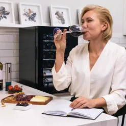 Vinkøleskabe>Vinotek Cecotec GrandSommelier 2050 Sort